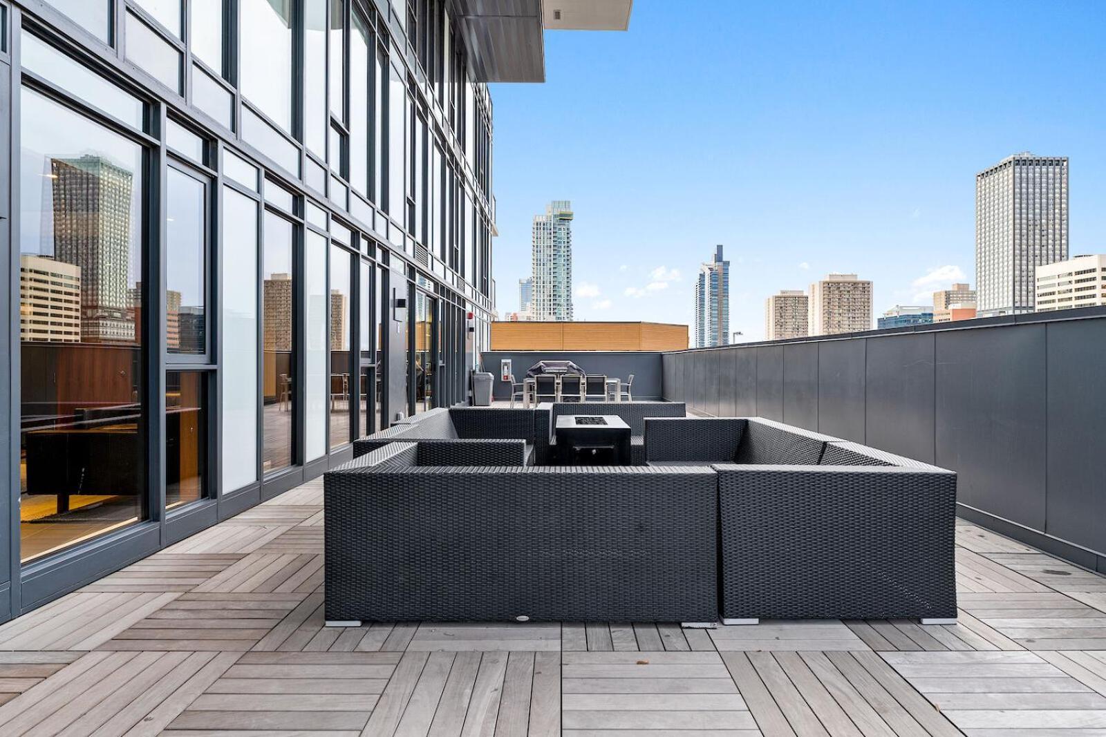 Luxury Dt, 2 Bedroom Deal, Private Balcony, Full Kitchen, Gym - Free Parking YYC Exterior foto